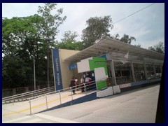 Central San Salvador 07 - the new blue buses